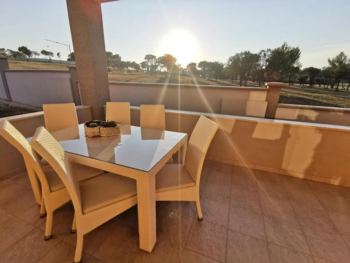 Appartement Casa Matea - 90 M From The Sea, New Private Swimming Pool à Pula