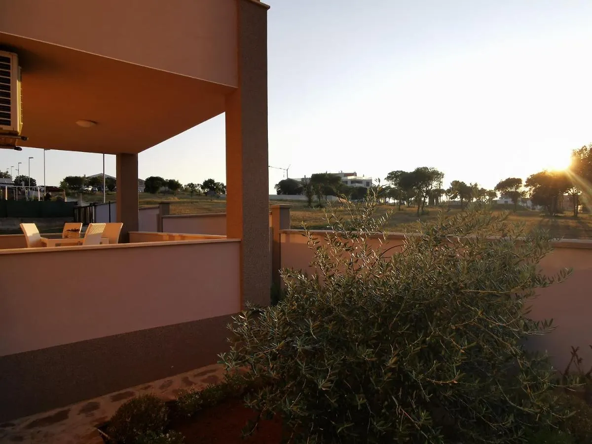 Appartement Casa Matea - 90 M From The Sea, New Private Swimming Pool à Pula