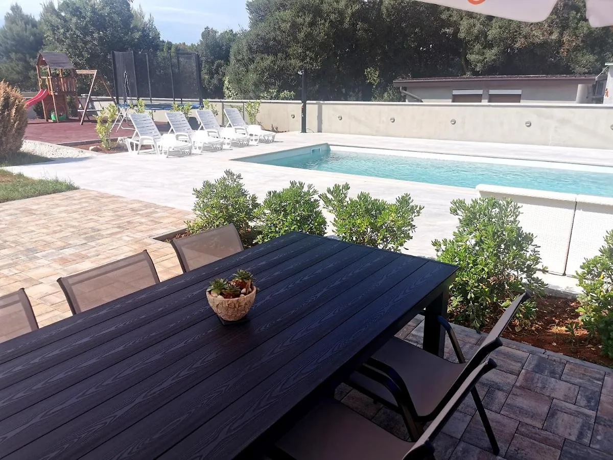 Appartement Casa Matea - 90 M From The Sea, New Private Swimming Pool à Pula 0*,  Croatie